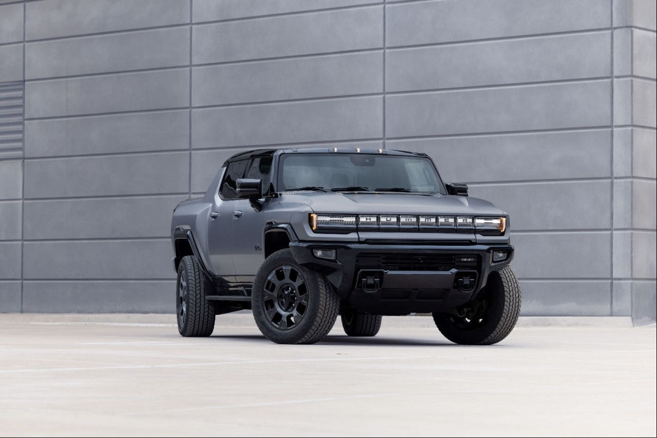Hummer EV ganhou novo modo off-road que permite estercer as rodas traseiras