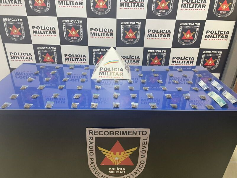 59 buchas de maconha e R$ 106,75: dois adolescentes são apreendidos pela PM em Pirapora