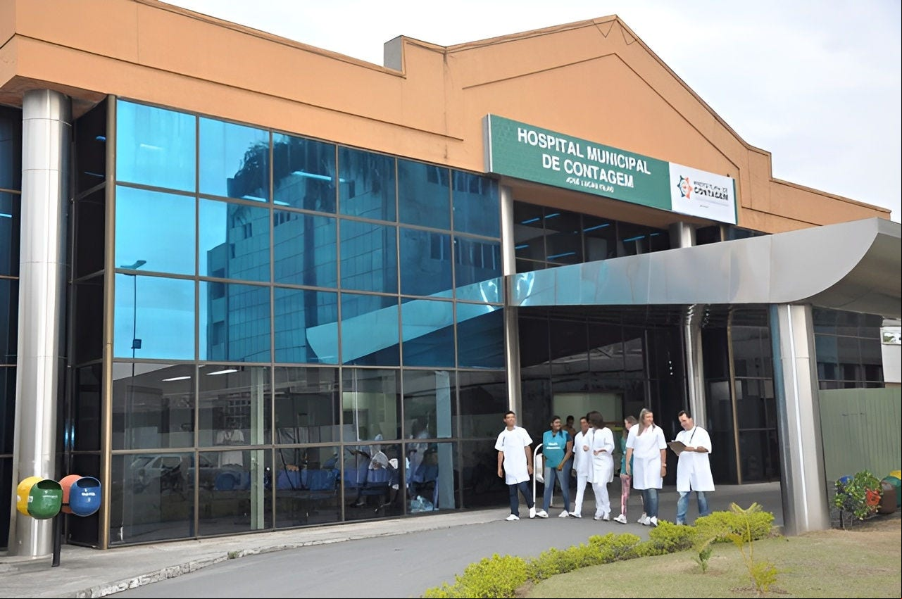 Homem de 25 anos foi levado para o Hospital Municipal de Contagem, onde segue internado