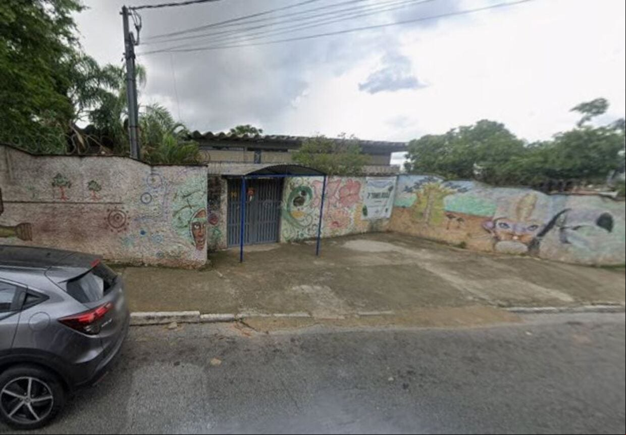 Pitbull invadiu a Escola Municipal Maria Aracélia Alves, no bairro Itacolomi, em Betim