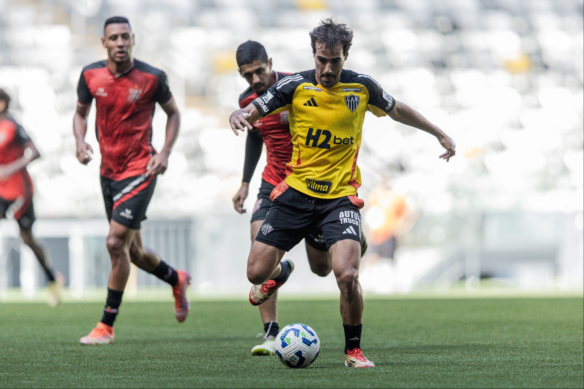 Igor Gomes foi um dos destaques do jogo-treino na Arena MRV